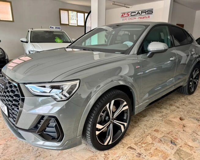 Audi Q3 40 tdi quattro Str S line Black Led Telecamera 20